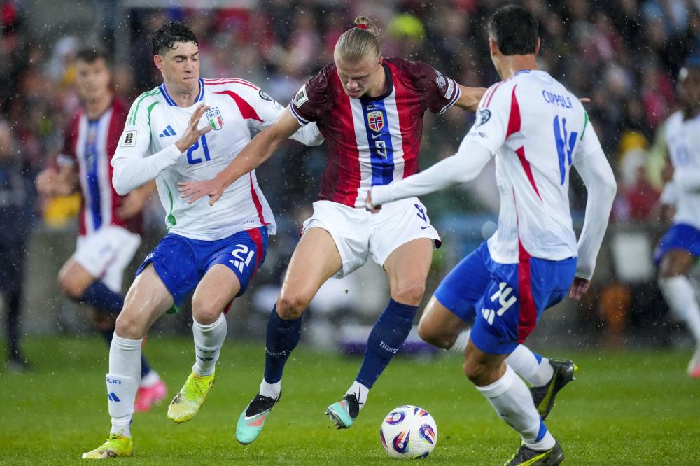 非洲杯再次爆发争议判罚，引球迷不满